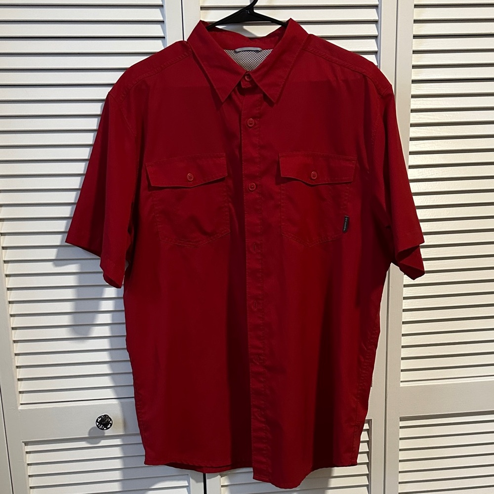 Columbia Men's Red Short-Sleeve Button-Down Shirt
